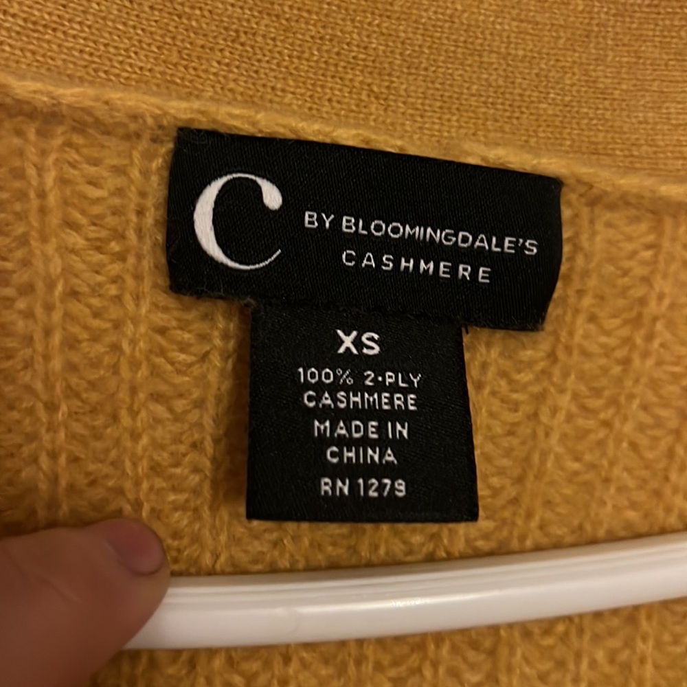 C by Bloomingdale's Cropped Cashmere  mustard yellow/gold Cardigan - Picture 5 of 6